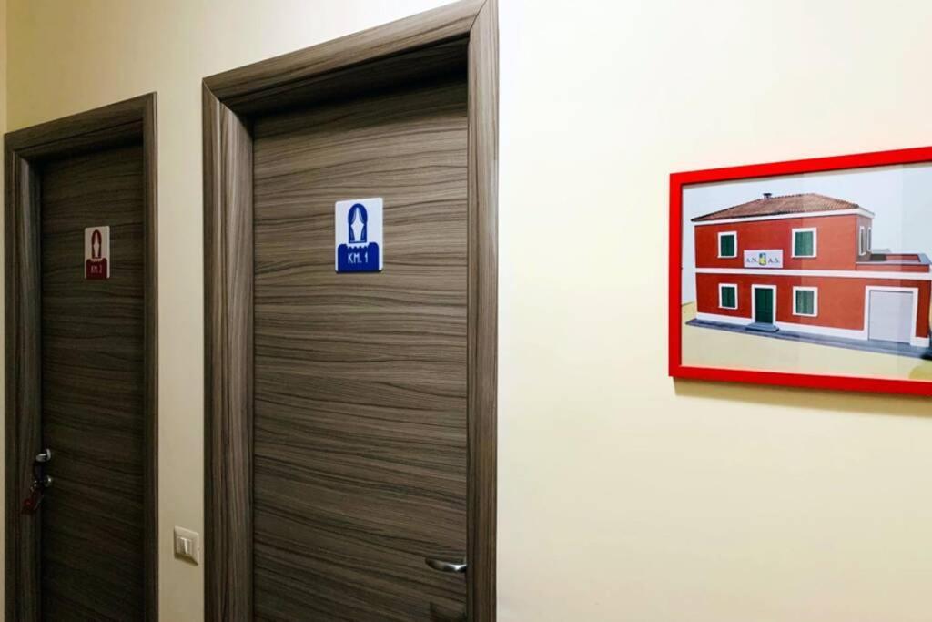 Casa Cantoniera-Guest House : Costruite Il Viaggio بومبيي المظهر الخارجي الصورة